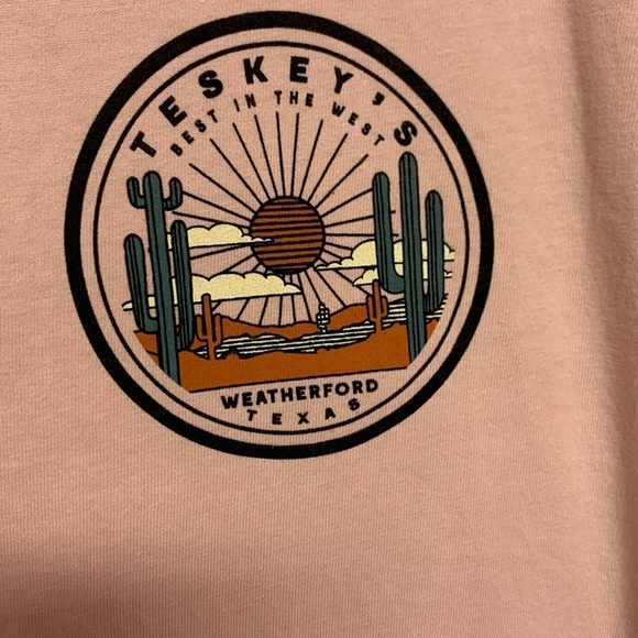 TGT Peach Graphic Tee Best In The West - Picture 2 of 7